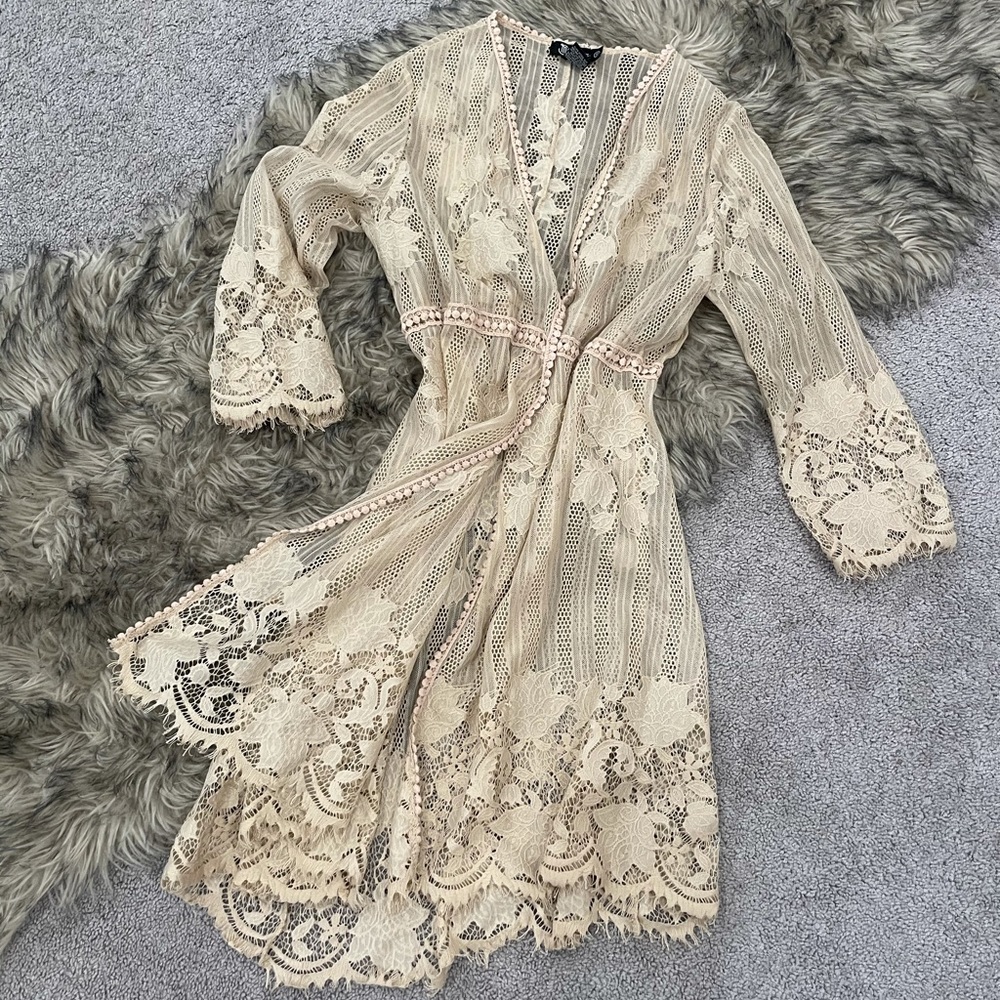 Miss Chievous lace kimono top size Small